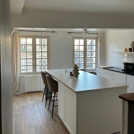 Spacieux Appartement Au Coeur Du Centre Historique De Dinan Bagian luar foto