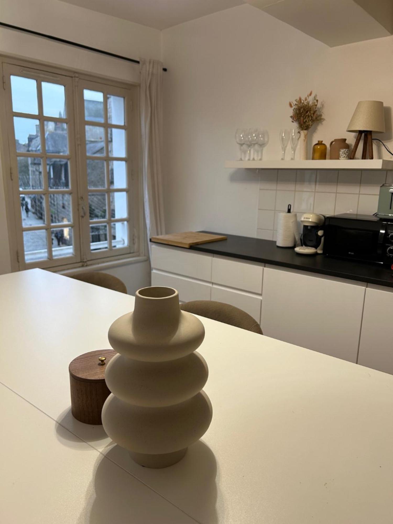 Spacieux Appartement Au Coeur Du Centre Historique De Dinan Bagian luar foto
